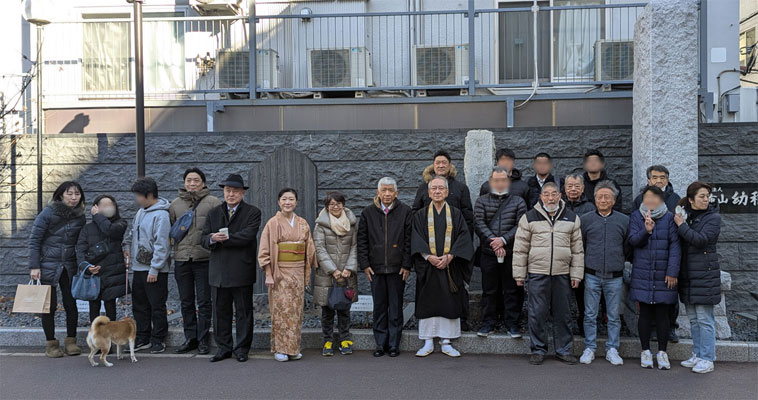 麻布山元町会 国旗掲揚での集合の画像