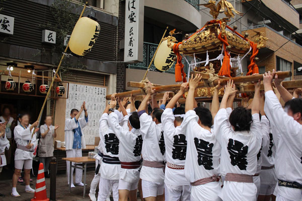 2016年祭礼 御神輿練り開始の画像