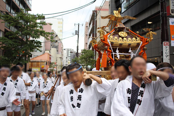 2016年祭礼 御神輿練りの画像