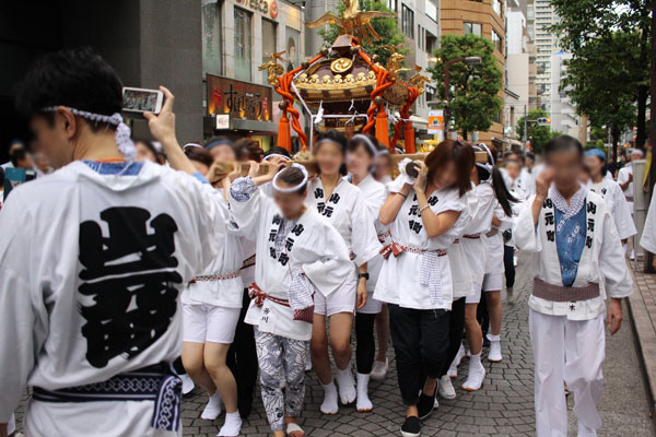 2016年祭礼 御神輿練りの画像