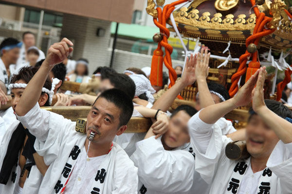 2016年祭礼 御神輿練りの画像
