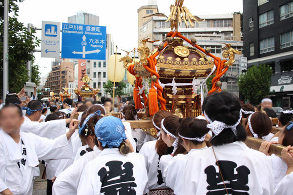 2016年祭礼 御神輿練りの画像